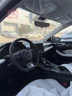 ئێم جی 5 پڵەس